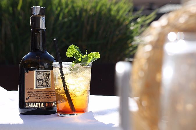 Recepta de cocktail amb ratafia, fresc i original per a casaments